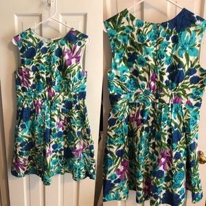Beautiful Emily and Fin Floral Dress w/pockets